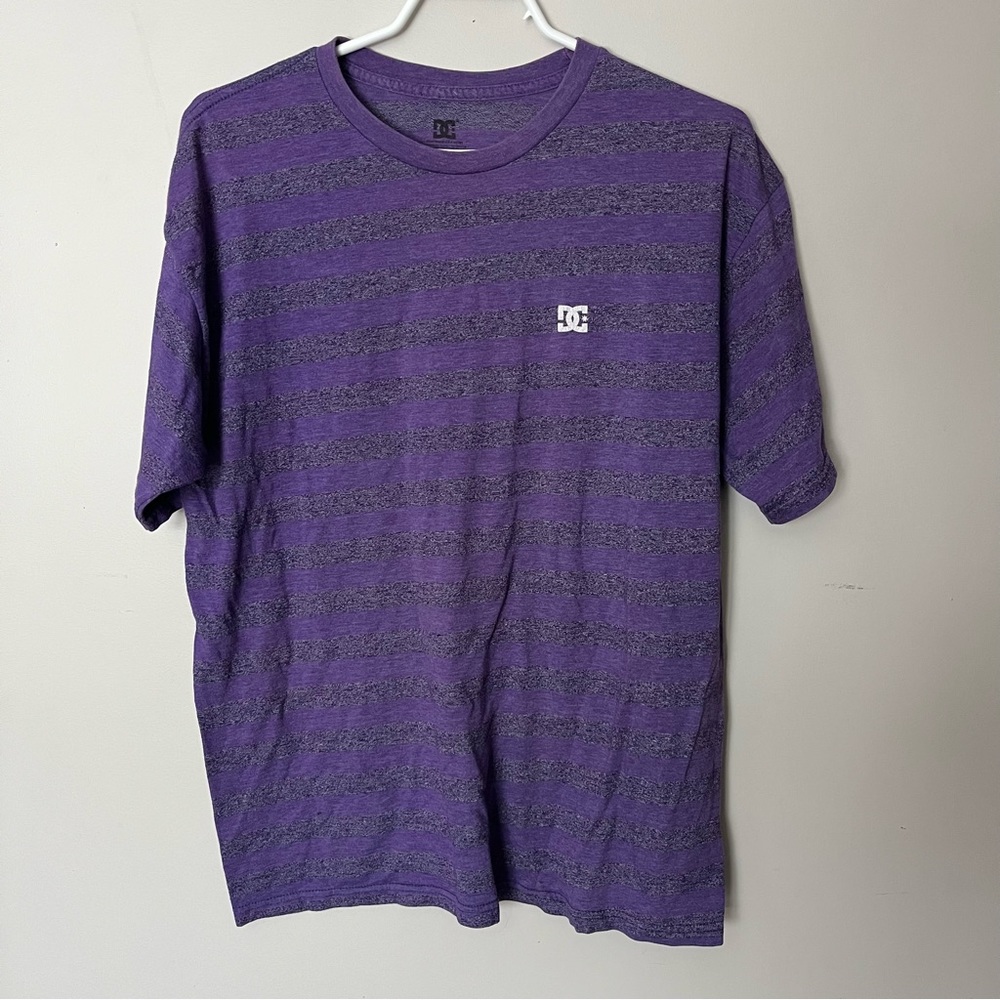 3/$40 Men’s DC Size Large Purple Striped Short Sleeve Tee Shirt